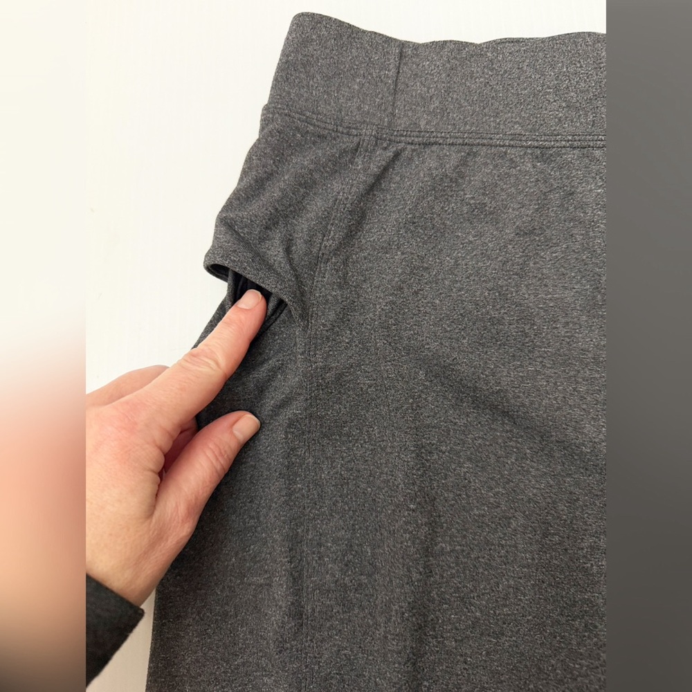 Lululemon Large Charcoal Grey Men's Intent Shorts - Picture 3 of 10